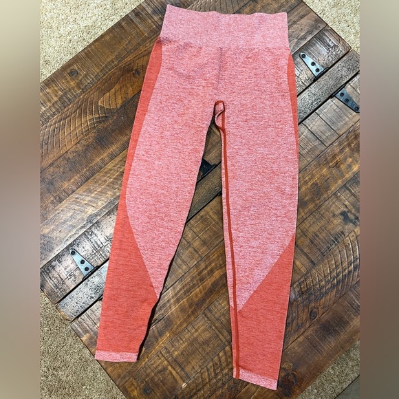 Victoria's Secret PINK Red/Orange High-Waisted Leggings - Picture 4 of 5